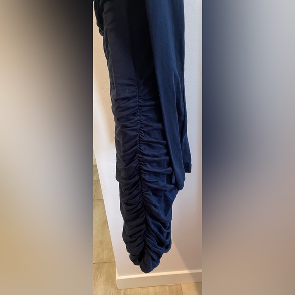 NEW Navy cotton dress with shirred/ruched back & side seams for flattering fit - Picture 3 of 8